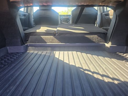 Used 2019 Toyota Camry XSE FWD image 17