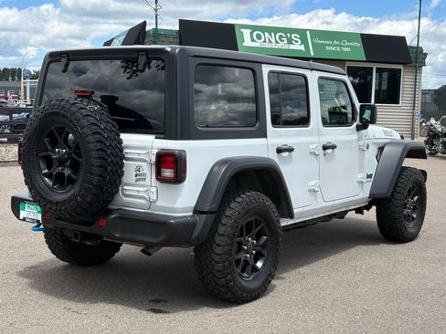 Used 2024 Jeep Wrangler Unlimited AWD/4WD image 8