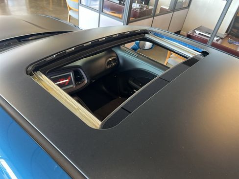 Used 2023 Dodge Challenger R/T w/ T/A Package image 10