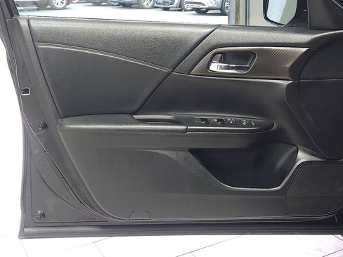 Used 2016 Honda Accord Sport image 9