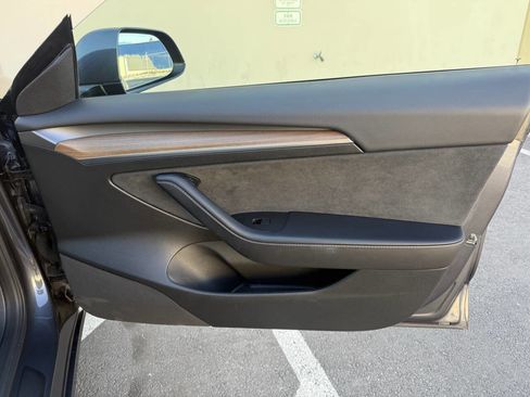 Used 2023 Tesla Model 3 Standard Range RWD image 7