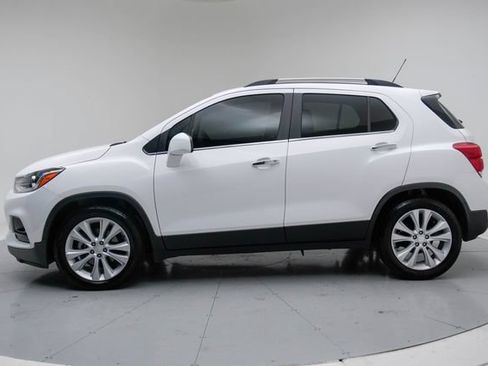 Used 2018 Chevrolet Trax Premier FWD image 19