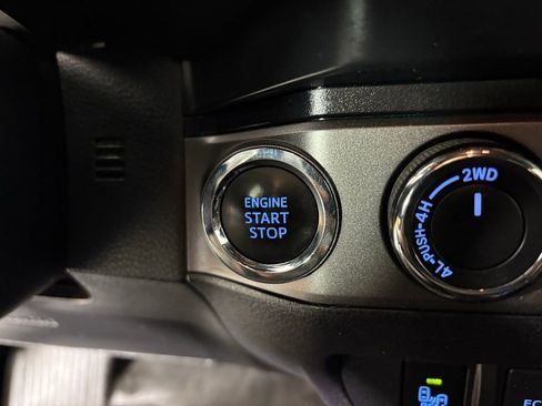 Used 2021 Toyota Tacoma TRD Off-Road image 22