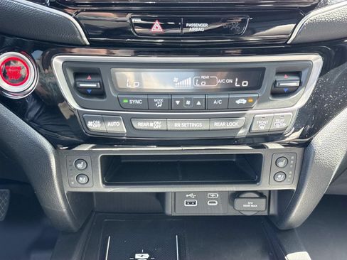 Used 2024 Honda Ridgeline Black Edition image 12