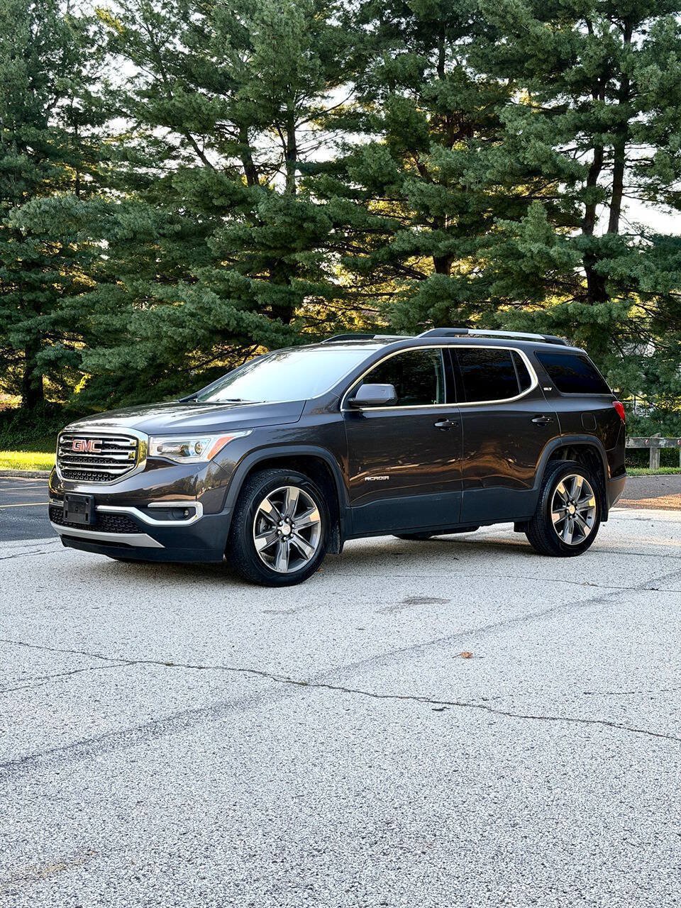 Used 2017 GMC Acadia SLT w/ LPO, Floor Liner Package AWD/4WD image 1