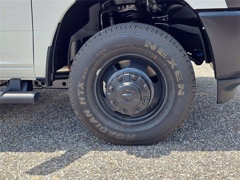 New 2026 RAM 3500 Tradesman AWD/4WD image 15