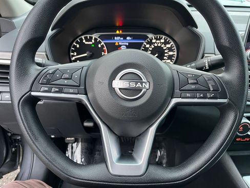 Used 2025 Nissan Altima 2.5 SV image 28