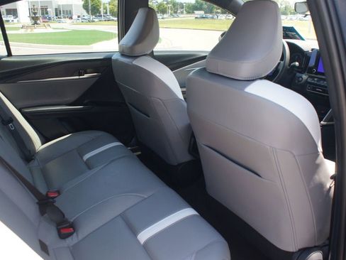Used 2026 Toyota Camry SE FWD image 21