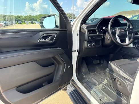 Used 2021 GMC Yukon SLT w/ Rear Media and Nav Package AWD/4WD image 7
