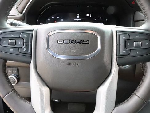 Used 2023 GMC Yukon Denali image 21