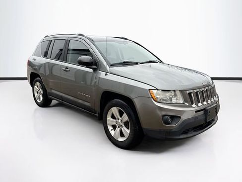 Used 2012 Jeep Compass Latitude image 3