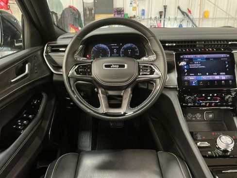 Certified 2023 Jeep Grand Cherokee L Overland w/ Advanced Protech Group III image 17