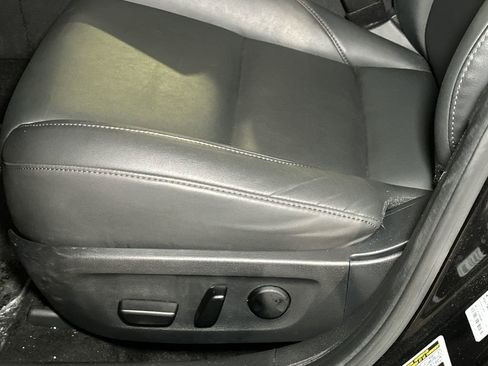 Used 2025 MAZDA MAZDA3 s image 17