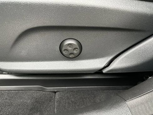 Used 2019 Mercedes-Benz GLC 300 4MATIC image 12