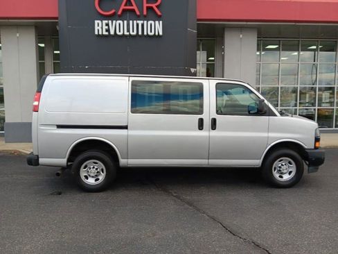 Used 2020 Chevrolet Express 3500 w/ Driver Convenience Package image 13