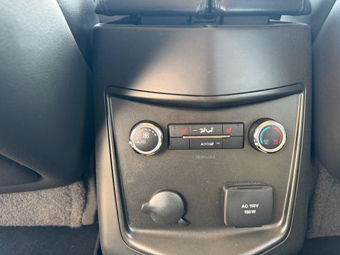 Used 2014 Lincoln MKT AWD image 18