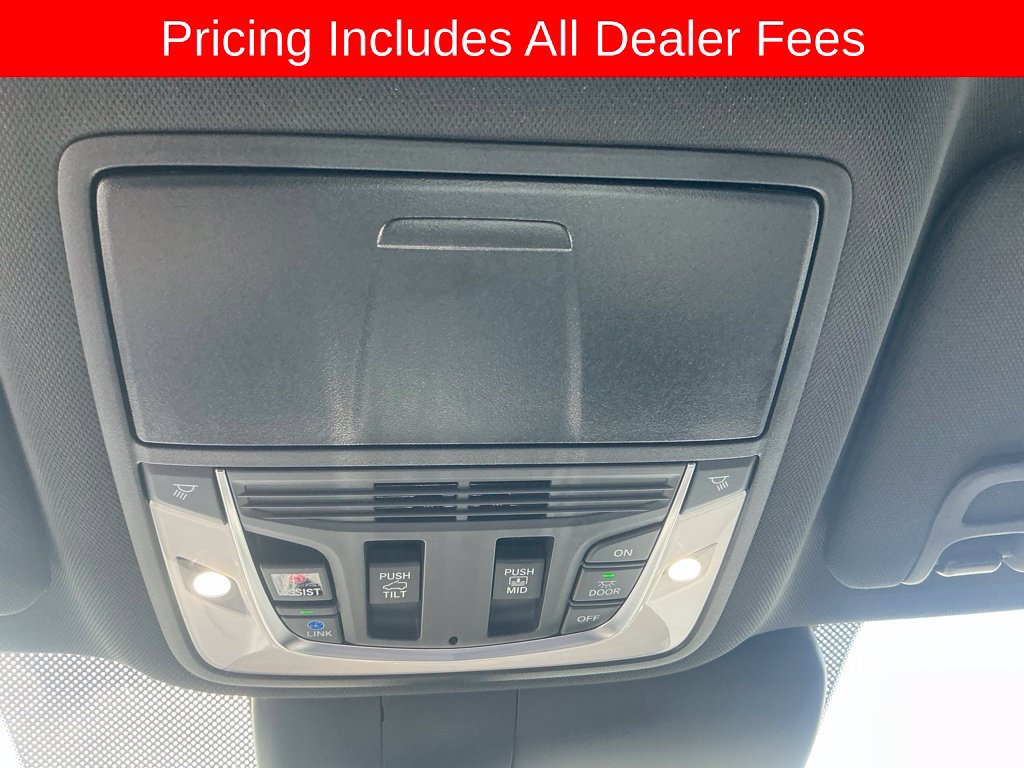 Certified 2025 Acura RDX w/ Advance Package AWD/4WD image 17