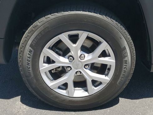 Used 2022 Jeep Grand Cherokee L Limited RWD image 5