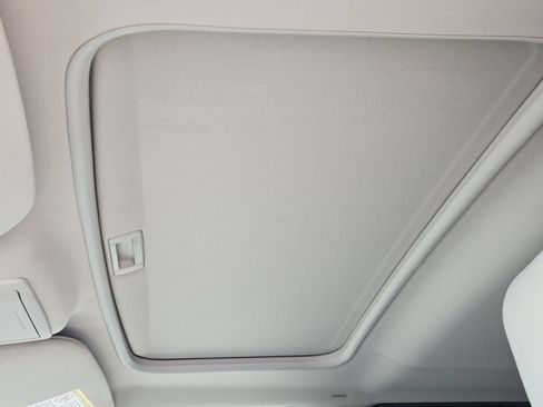 Used 2016 Lincoln Navigator Select RWD image 31