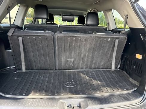 Used 2018 Toyota Highlander Plus AWD/4WD image 18