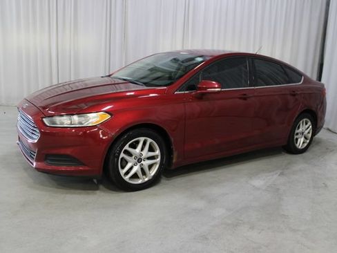 Used 2014 Ford Fusion SE FWD image 25