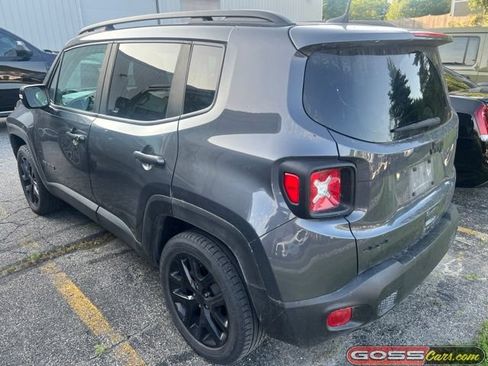 Used 2023 Jeep Renegade Altitude w/ Convenience Group I AWD/4WD image 4