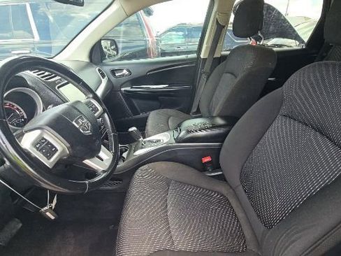 Used 2019 Dodge Journey SE w/ Premium Group AWD/4WD image 4