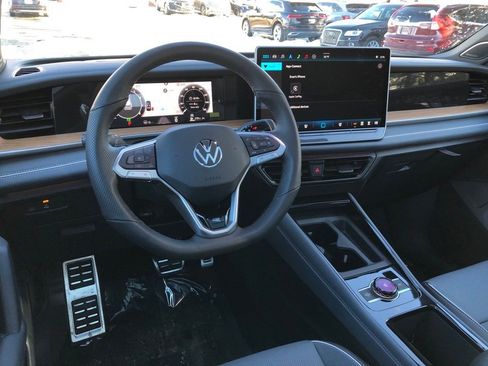New 2026 Volkswagen Tiguan SEL R-Line image 16