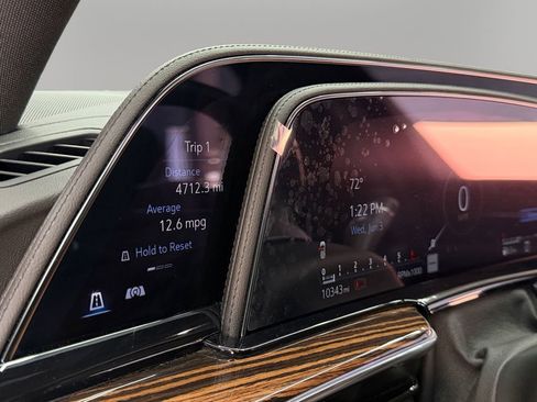 Used 2024 Cadillac Escalade Luxury AWD/4WD image 21