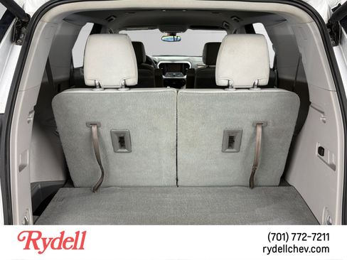 Used 2018 GMC Acadia SLE AWD/4WD image 19