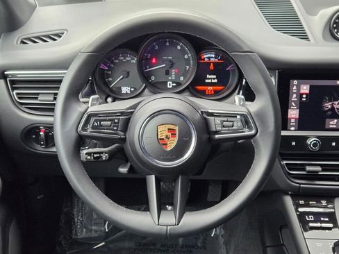 Used 2025 Porsche Macan image 15