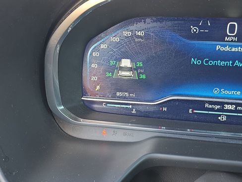 Used 2023 Chevrolet Suburban LT image 32