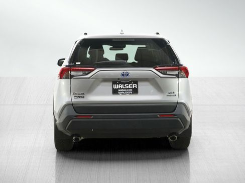 Used 2022 Toyota RAV4 XLE w/ XLE Grade Weather Package image 4