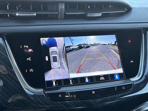Used 2021 Cadillac XT6 Premium Luxury image 28