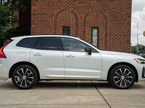 Used 2024 Volvo XC60 B5 Plus w/ Protection Package Premier AWD/4WD image 4
