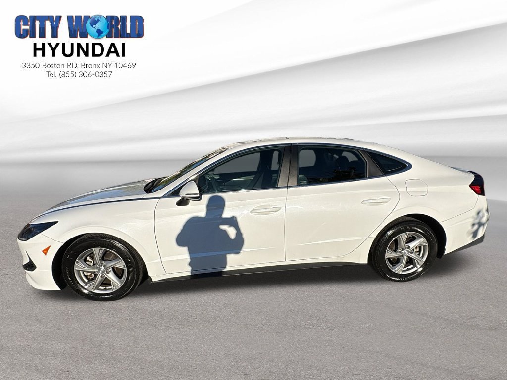 Used 2023 Hyundai Sonata SE w/ Preferred Accessory Package FWD image 2