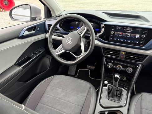 Used 2024 Volkswagen Taos SE image 21