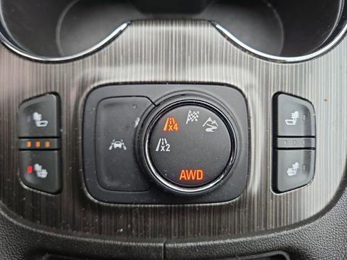 Used 2023 GMC Acadia SLT w/ Elevation Edition image 25