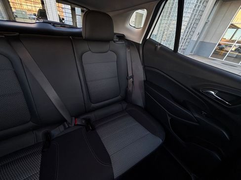 Used 2025 Chevrolet Trax LT w/ LT Convenience Package image 41