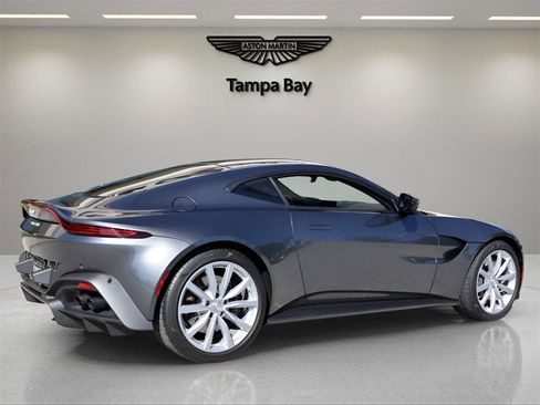Used 2021 Aston Martin V8 Vantage Coupe image 4