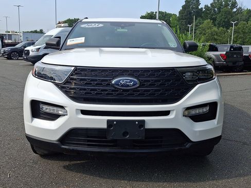 Certified 2023 Ford Explorer XLT w/ Equipment Group 202A AWD/4WD image 3