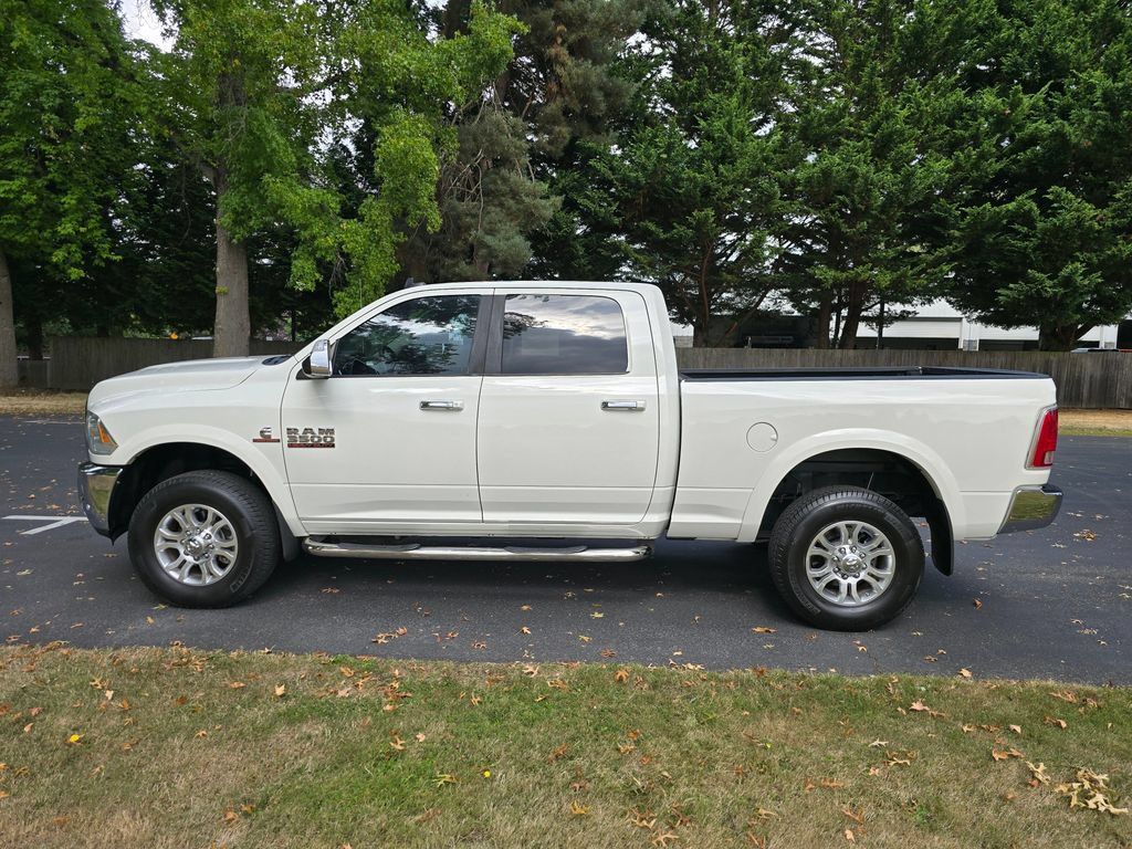 Used 2016 RAM 3500 Laramie w/ Convenience Group AWD/4WD image 3