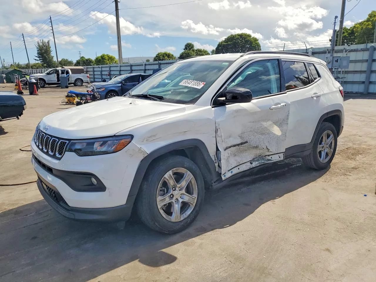 Used 2023 Jeep Compass Latitude AWD/4WD image 2