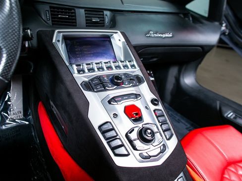 Used 2013 Lamborghini Aventador LP 700-4 image 38