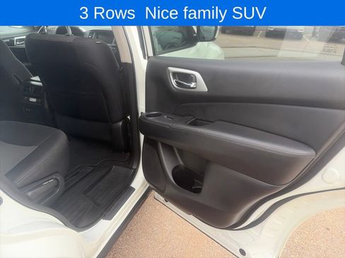 Used 2020 Nissan Pathfinder SV FWD image 14