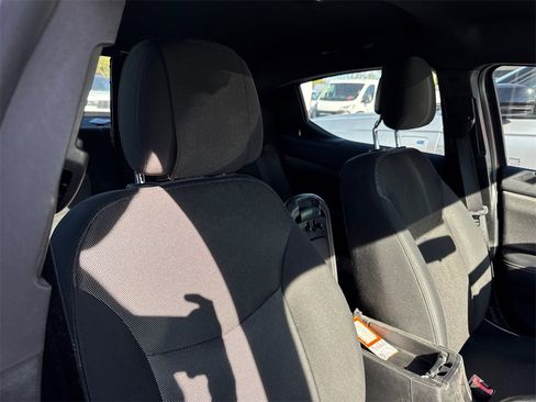 Used 2013 Dodge Avenger SXT image 5