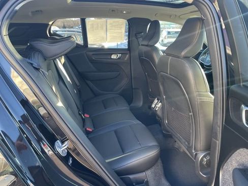 Certified 2025 Volvo XC40 B5 Core image 10