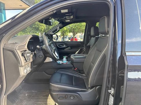 Used 2023 GMC Yukon SLT w/ SLT Premium Package AWD/4WD image 9