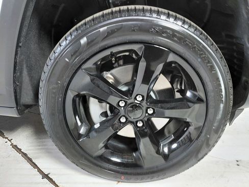 New 2026 Jeep Grand Cherokee L Limited AWD/4WD image 9