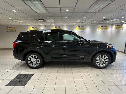 New 2026 Ford Explorer Active w/ Active Comfort Package AWD/4WD image 3